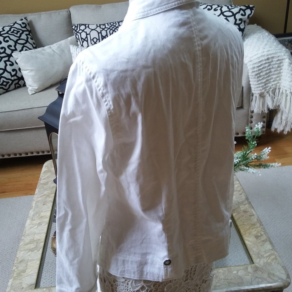 Pretty Spring Stretch Jacket By Requirements - image 2